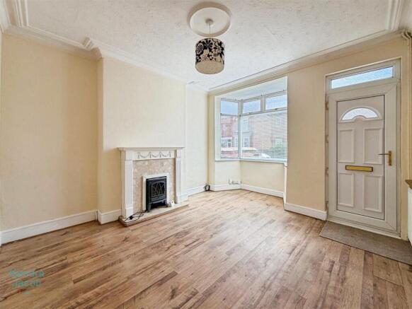 3 bed Semi-Detached for sale Image 4