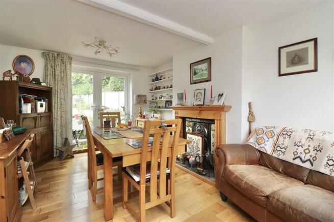 4 bed Semi-Detached for sale Image 6
