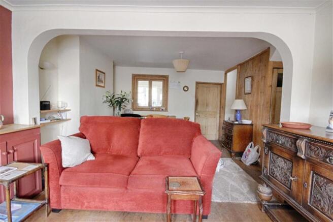 LIVING/DINING ROOM