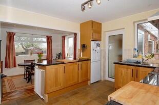 Dual Aspect Kitchen/Diner