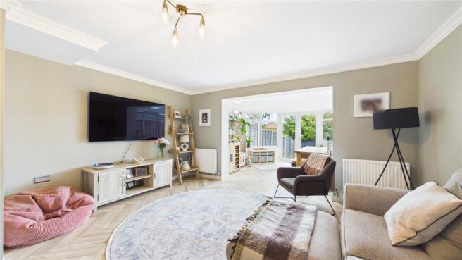 Spruce Drive, Lightwater, Surrey, GU18 photo 4