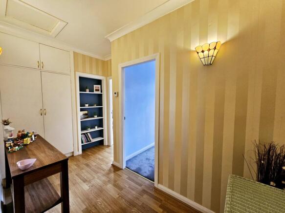 1 bed Flat for sale Image 10