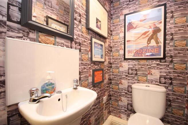 GUEST WC