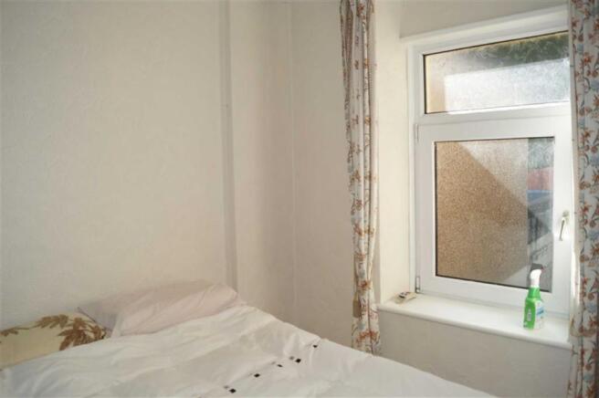 BEDROOM 2 (REAR)