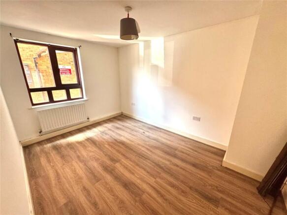 2 bed Flat for sale Image 5