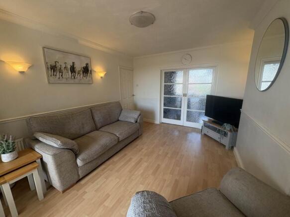 5 bed Semi-Detached for sale Image 8