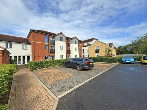 1 bed Ground Flat for sale Image 11