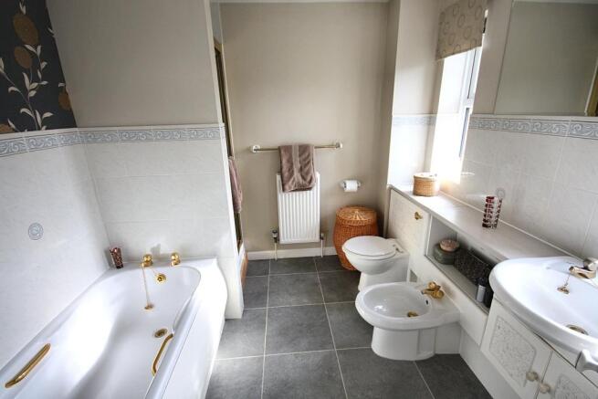 Master En-Suite