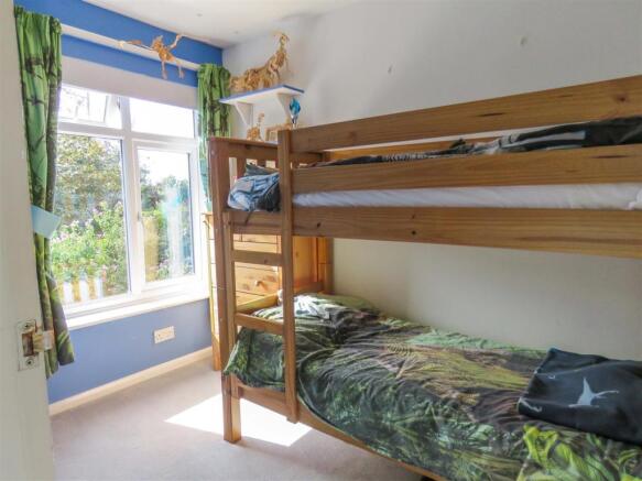 Bedroom 2.JPG
