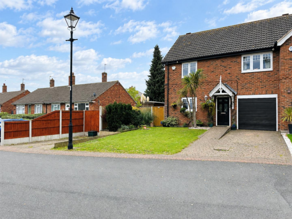 3-bed terraced on The Old Nursery Yard, Thorne, Doncaster, £200,000