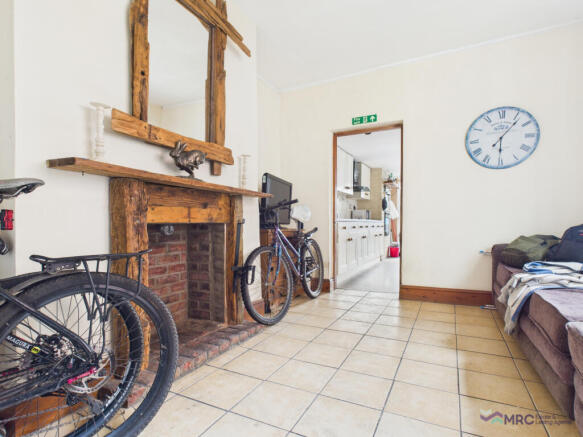 1 bed House Share to rent Image 6