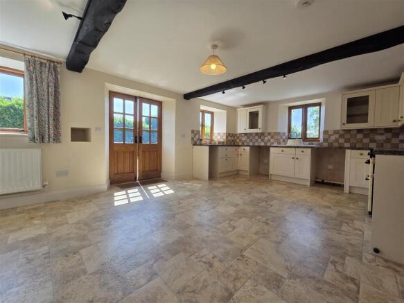 KITCHEN/ DINING ROOM