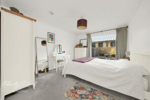 13, 207 City View Apartments, Essex Road, London N1 3PH