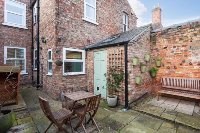 3 bed Terraced for sale Image 12