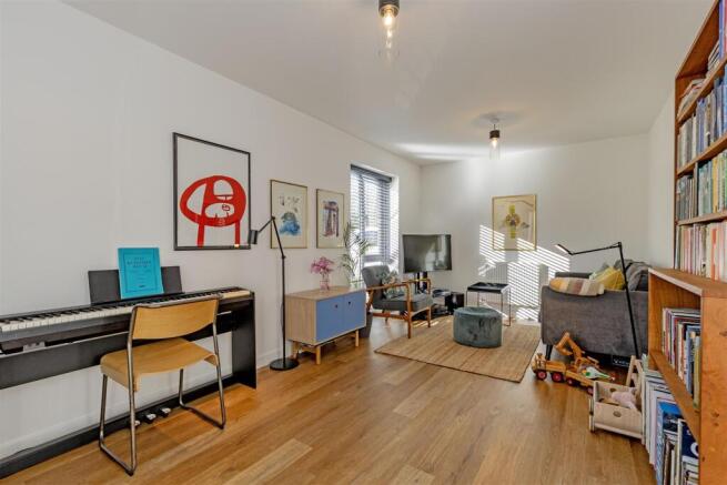 Reception Room-1.jpg