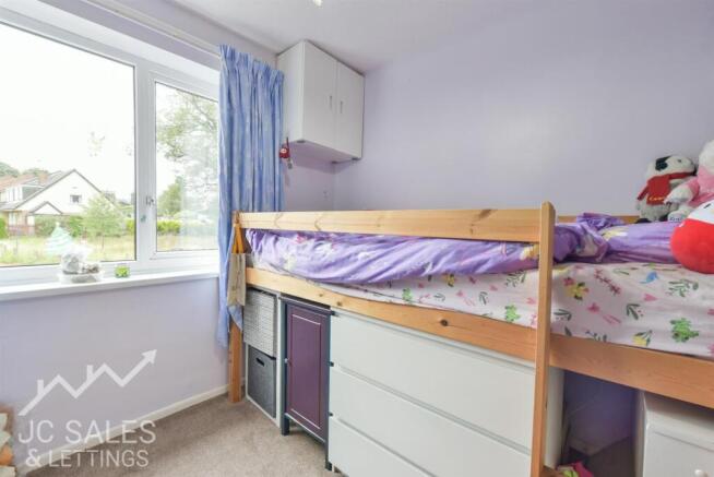 3 bed Semi-Detached for sale Image 8