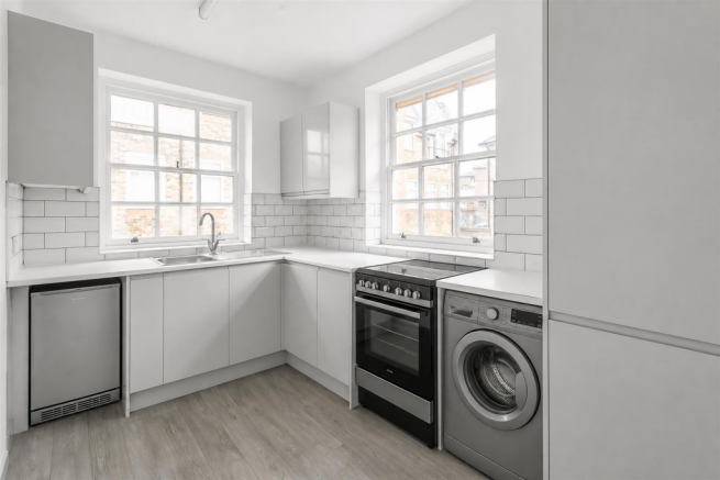 Flat 2, the Coach House, kicthen.png