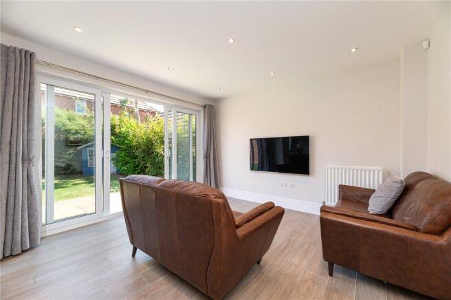 4 bed Detached for sale Image 11