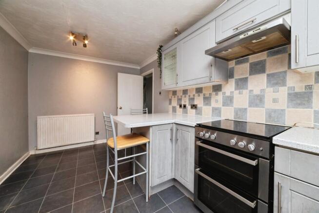 4 bed Detached for sale Image 6