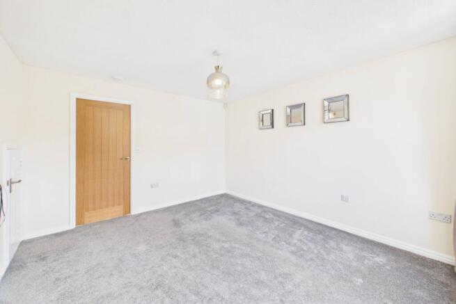 3 bed House to rent Image 4