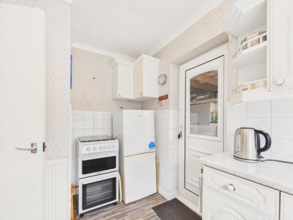 3 bed Semi-Detached for sale Image 8