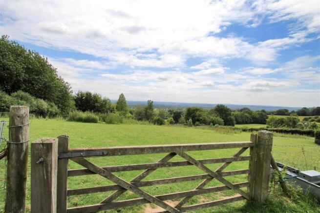 Gate To Rear Paddock.jpg