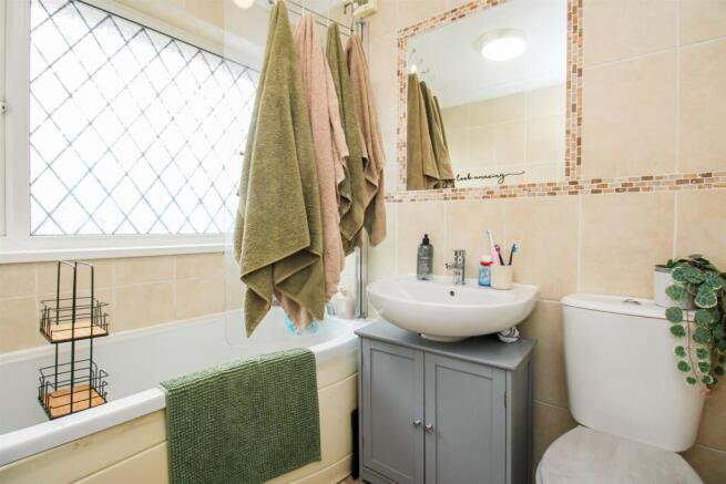 3 bed Semi-Detached for sale Image 10