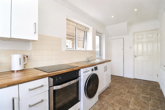 3 bed Semi-Detached for sale Image 8