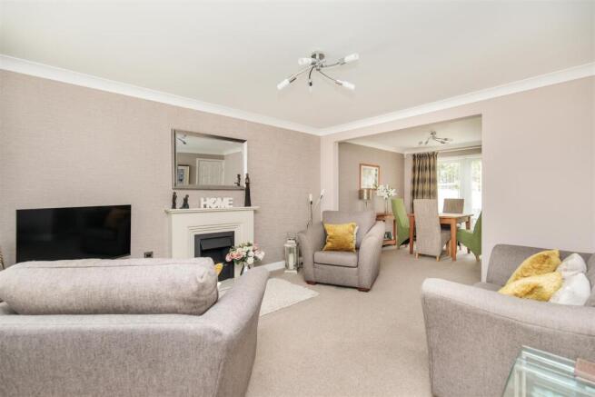 Shannon Court, Newcastle Upon Tyne, NE3 photo 4