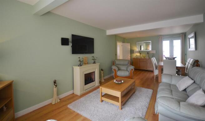 13 living room 2.jpg