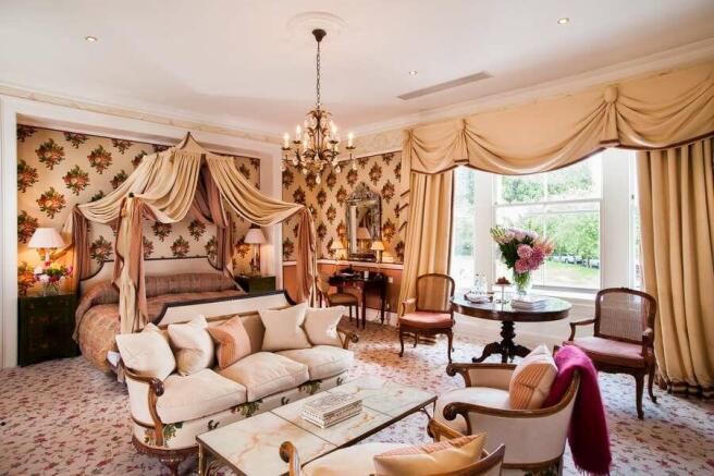 Master Bedroom, Summer Lodge