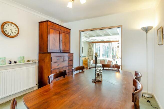 8551296-interior13.jpg