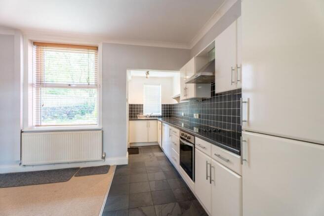 2 bed Terraced to rent Image 4