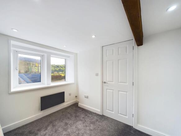2 bed Cottage for sale Image 11