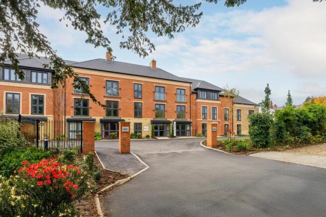 2 bed Apartment for sale Image 6