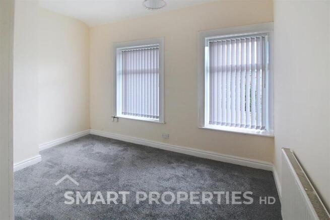 2 bed Terraced to rent Image 7