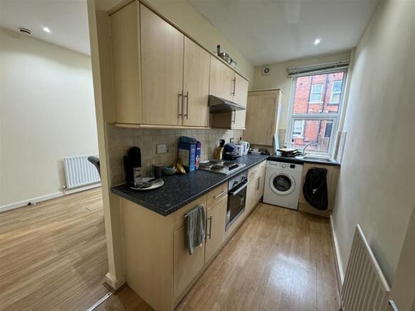 5 bed Terraced to rent Image 6