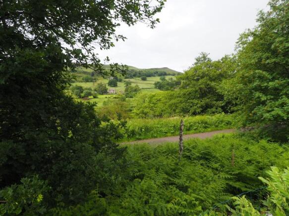 Backs On To Sett Valley trail