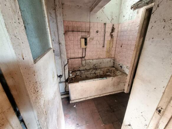 2 South View - Bathroom.jpg