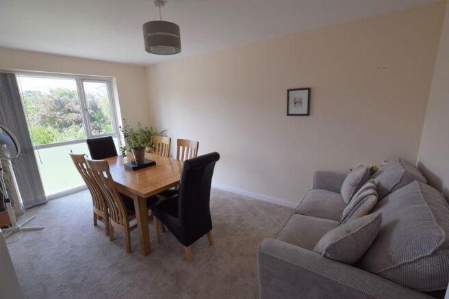 Bedroom/Dining...