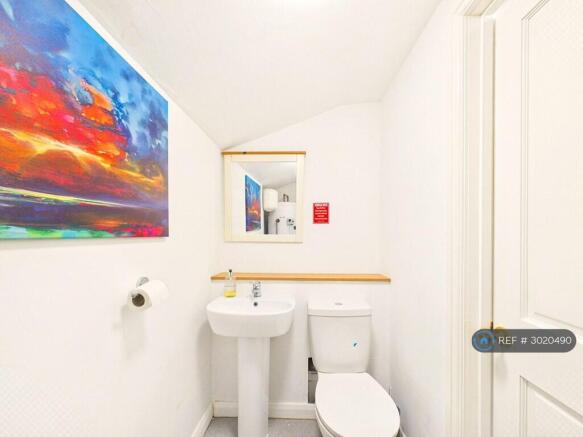 4 bed Detached to rent Image 8