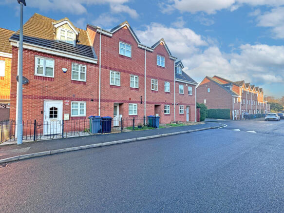 3-bed terraced on Thunderbolt Way, TIPTON, DY4 9SG, £260,000