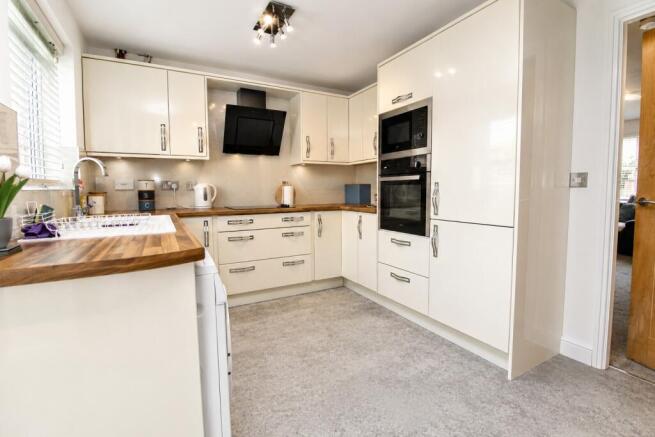 3 bed Detached for sale Image 4