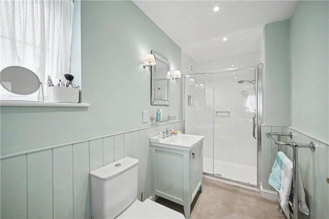 4 bed Detached for sale Image 8