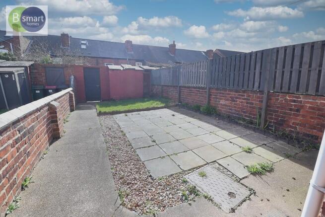 2 bed Terraced to rent Image 9