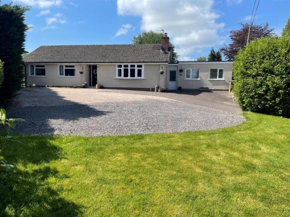 4-bed house on Smeatharpe, Honiton, £550,000
