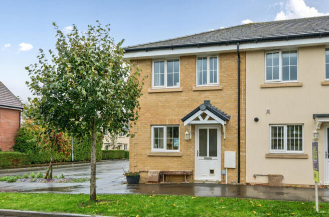 2-bed terraced on Moyne Drive, Ludgershall, Andover, £106,000