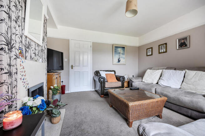 1409722-9-698f753...