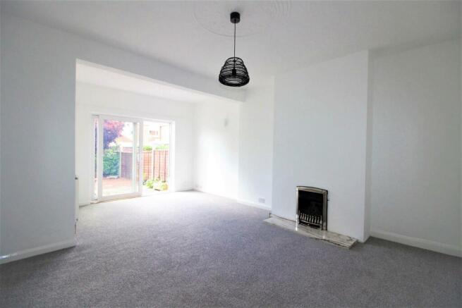 37 Monkseaton Dr-Lounge1.JPG