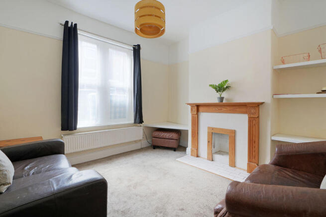 3 bed Terraced to rent Image 4